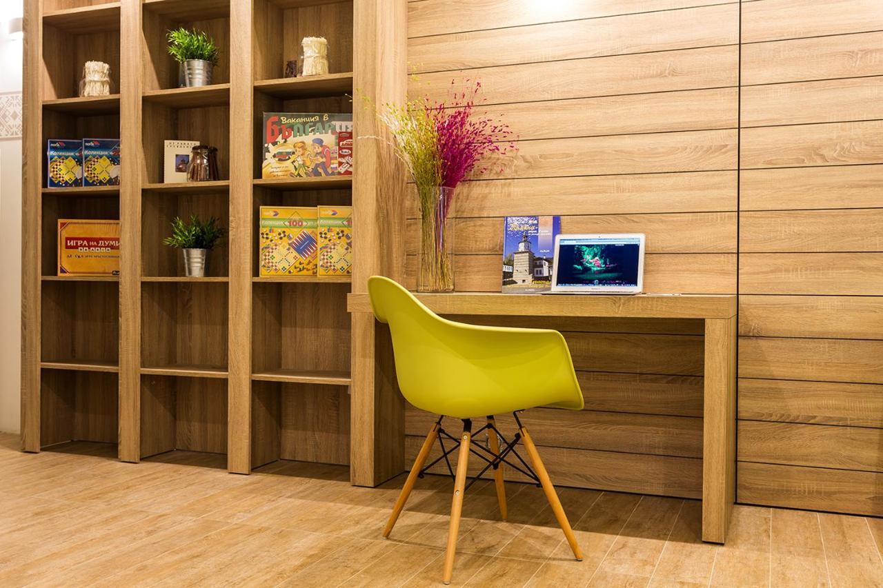 Hotel Compliment ตริยาฟนา ภายนอก รูปภาพ