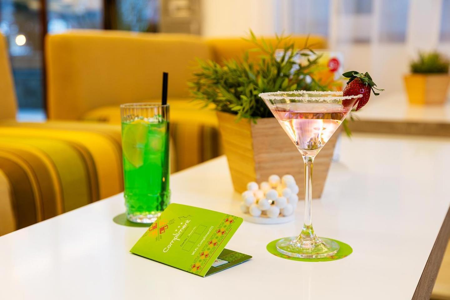 Hotel Compliment ตริยาฟนา ภายนอก รูปภาพ