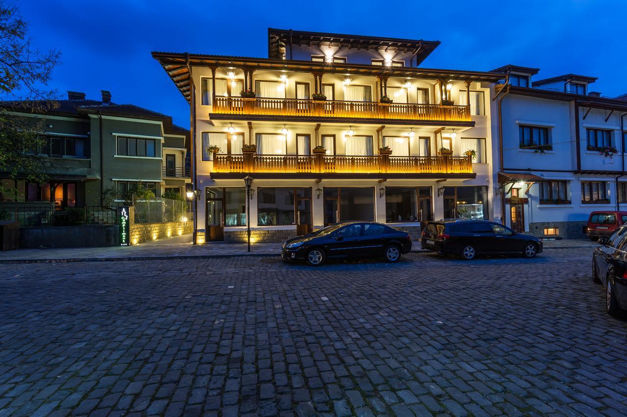 Hotel Compliment ตริยาฟนา ภายนอก รูปภาพ