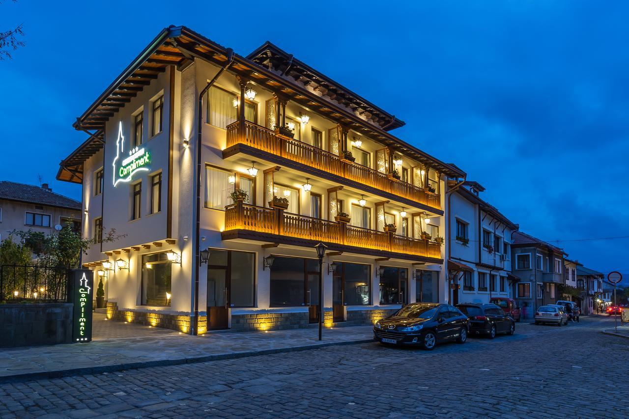 Hotel Compliment ตริยาฟนา ภายนอก รูปภาพ