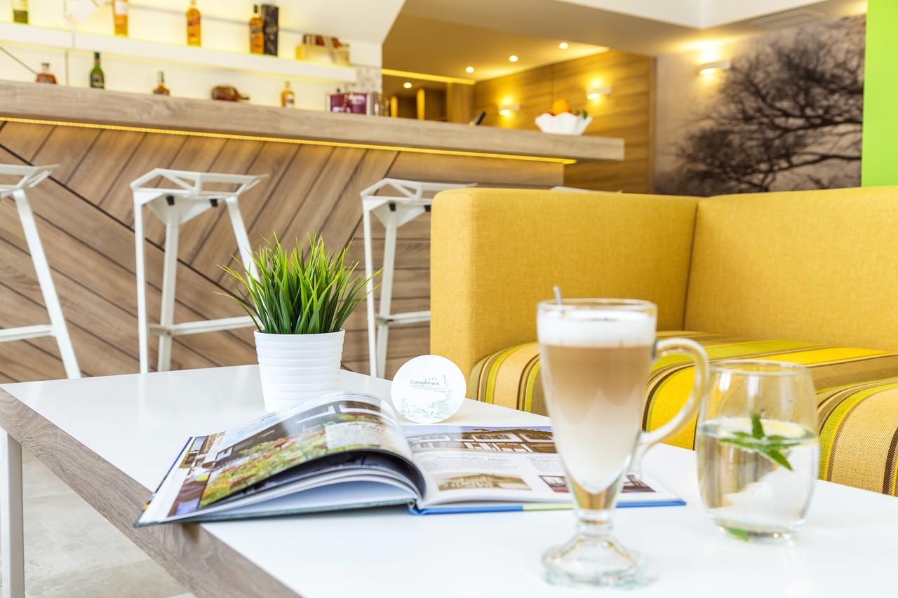 Hotel Compliment ตริยาฟนา ภายนอก รูปภาพ