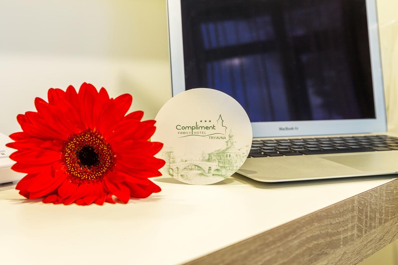 Hotel Compliment ตริยาฟนา ภายนอก รูปภาพ